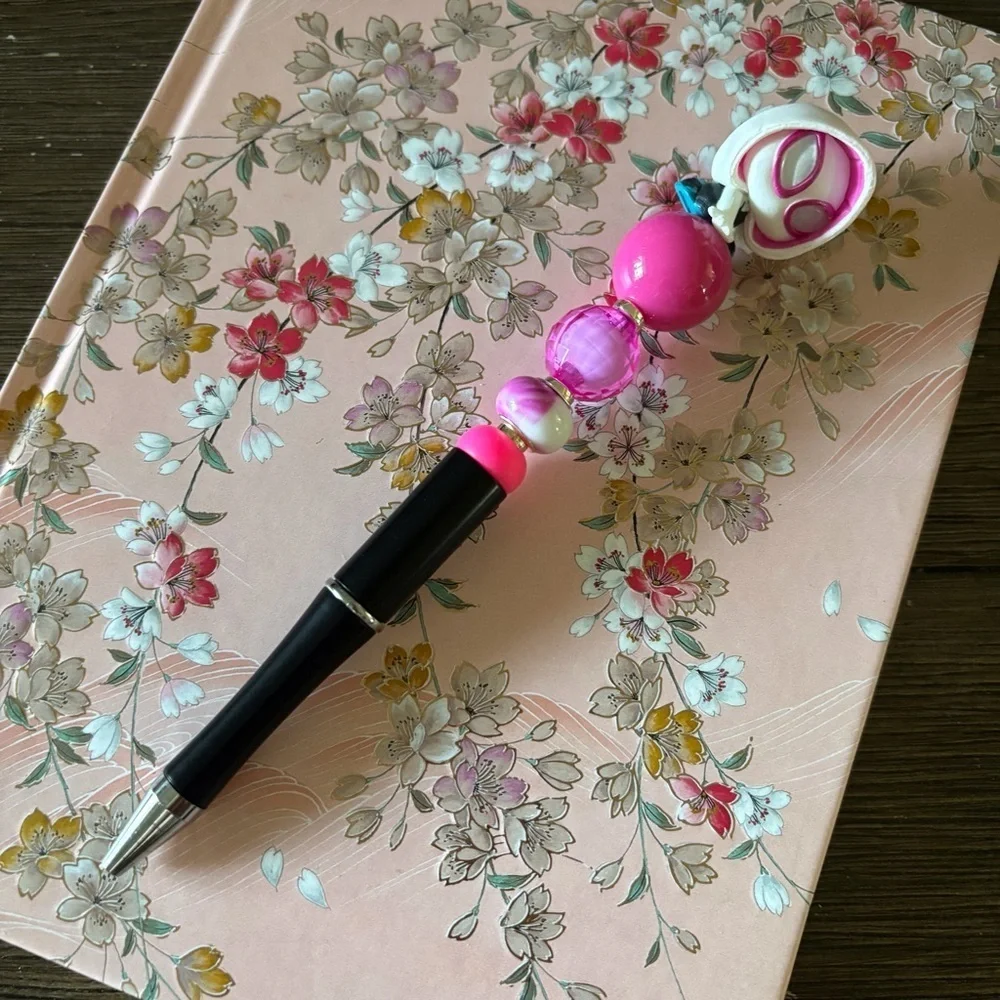 Marvel Doorables: Spider-man: Ghost-Spider Gwen handmade beaded pen